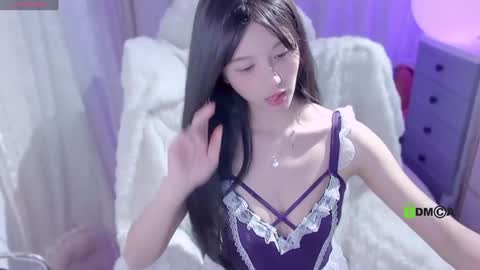 Snapshot of baby_su chatting on 12.14.24  SuSu online show from 12.14.24