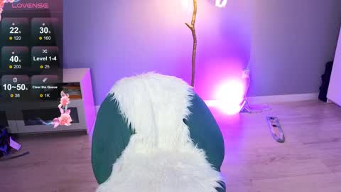 Snapshot of babydi_ chatting on 02.28.25 hiii honey im Diana 3 online show from 02.28.25