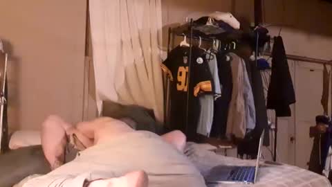 Snapshot of babyface412 chatting on 10.07.25 babyface412 online show from 10.07.25