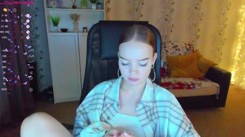 Snapshot of babyfoxyy chatting on 12.23.24 maddy online show from 12.23.24