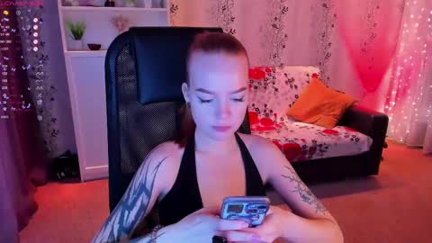 Snapshot of babyfoxyy chatting on 02.24.25 maddy online show from 02.24.25