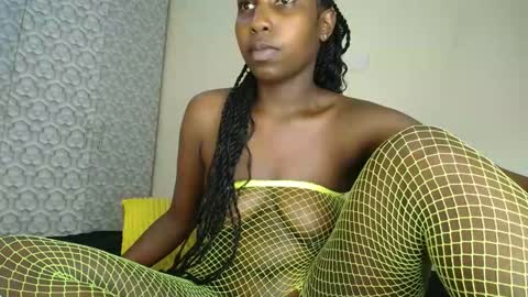 Snapshot of babygurl_barbie chatting on 09.10.25 BARBIE online show from 09.10.25