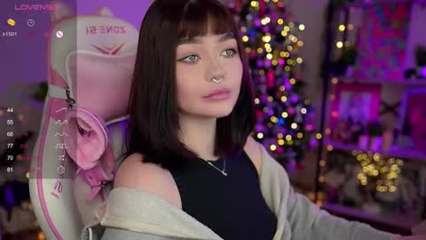 Snapshot of babyroxynill chatting on 12.28.24 Nika online show from 12.28.24