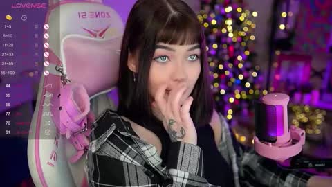 Snapshot of babyroxynill chatting on 01.05.25 Nika online show from 01.05.25