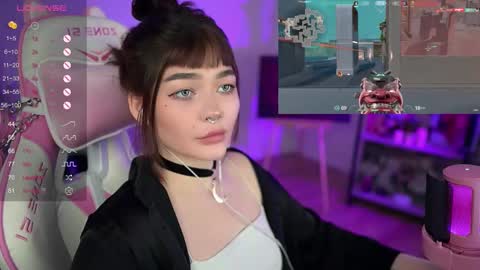 Snapshot of babyroxynill chatting on 01.19.25 Nika online show from 01.19.25