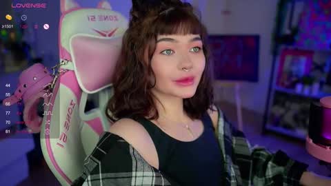 Snapshot of babyroxynill chatting on 01.24.25 Nika online show from 01.24.25
