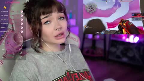 Snapshot of babyroxynill chatting on 02.02.25 Nika online show from 02.02.25