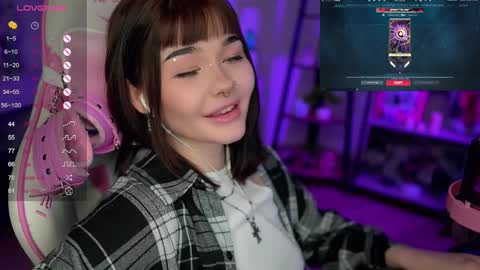 Snapshot of babyroxynill chatting on 02.13.25 Nika online show from 02.13.25