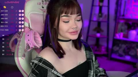 Snapshot of babyroxynill chatting on 02.19.25 Nika online show from 02.19.25