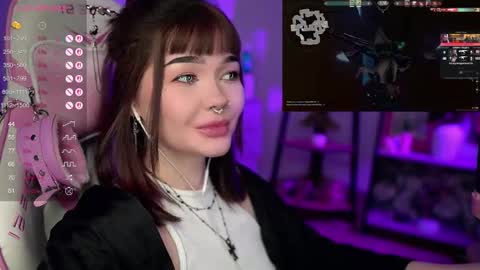 Snapshot of babyroxynill chatting on 02.20.25 Nika online show from 02.20.25