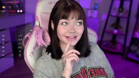 Snapshot of babyroxynill chatting on 02.21.25 Nika online show from 02.21.25