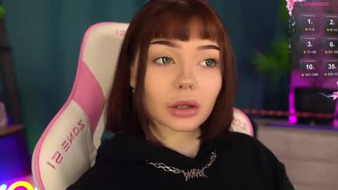 Snapshot of babyroxynill chatting on 09.28.25 Nika online show from 09.28.25