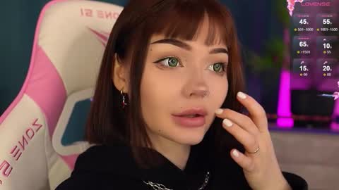 Snapshot of babyroxynill chatting on 10.03.25 Nika online show from 10.03.25