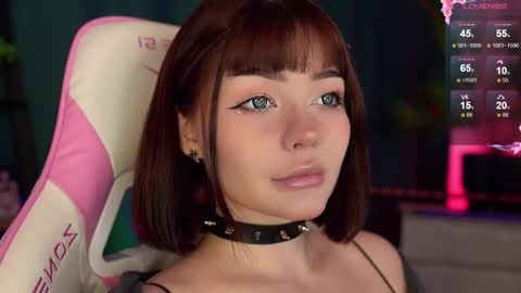 Snapshot of babyroxynill chatting on 10.17.25 Nika online show from 10.17.25