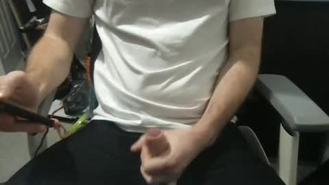 Snapshot of baddersguy13 chatting on 01.27.25 baddersguy13 online show from 01.27.25