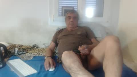 Snapshot of bambino6060 chatting on 11.16.25 bambino6060 online show from 11.16.25