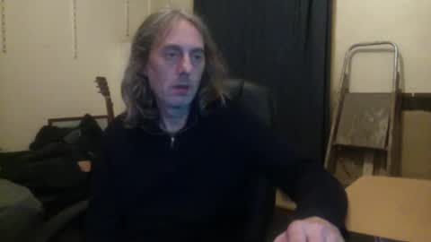 Snapshot of bangintoleather chatting on 10.19.25 bangintoleather online show from 10.19.25