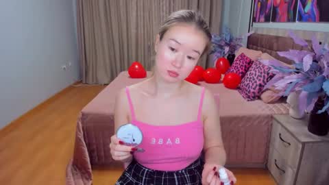 Snapshot of barbaramiles chatting on 02.17.25 Barbara online show from 02.17.25
