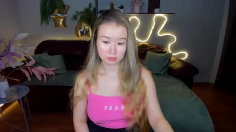 Snapshot of barbaramiles chatting on 02.22.25 Barbara online show from 02.22.25