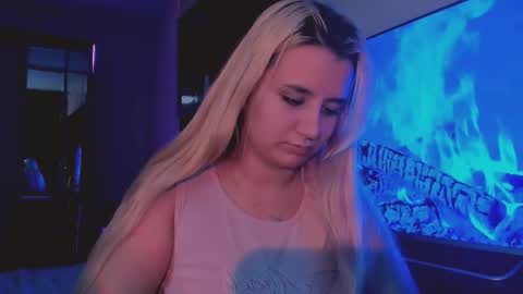 Snapshot of barbarasiren chatting on 10.07.25 barbarasiren online show from 10.07.25