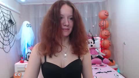 Snapshot of barbarastily chatting on 10.19.25 barbarastily online show from 10.19.25