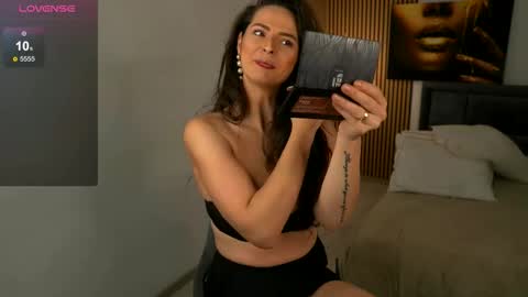 Snapshot of barbaraxoxox chatting on 10.13.25 barbaraxoxox online show from 10.13.25