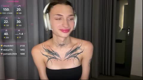 Snapshot of barbie_bi chatting on 12.06.24 My name is Molly. Please say hello I like talking to you. If you have any wishes or obscene desires please use the tip menu online show from 12.06.24