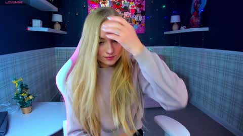 Snapshot of barbie_lis chatting on 12.24.24 LisGTM2 Mon-Thu Sat 0100am-0700am online show from 12.24.24