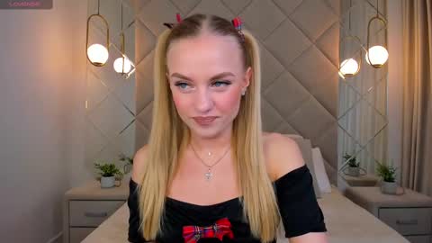 Snapshot of barbie_lis chatting on 03.05.25 LisGTM2 Mon-Thu Sat 0100am-0700am online show from 03.05.25
