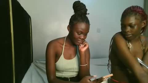 Snapshot of barbie_queen2 chatting on 09.17.25 queen online show from 09.17.25