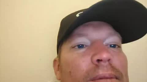 Snapshot of barniemay chatting on 10.15.25 barniemay online show from 10.15.25