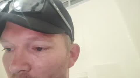 Snapshot of barniemay chatting on 10.18.25 barniemay online show from 10.18.25