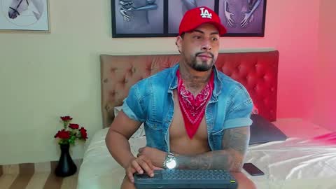 Snapshot of bastian_jones1 chatting on 12.23.24 bastian_jones1 online show from 12.23.24