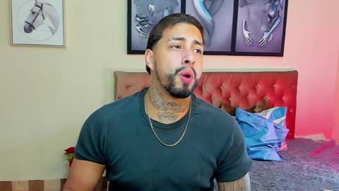 Snapshot of bastian_jones1 chatting on 01.12.25 bastian_jones1 online show from 01.12.25