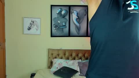 Snapshot of bastian_jones1 chatting on 01.22.25 bastian_jones1 online show from 01.22.25