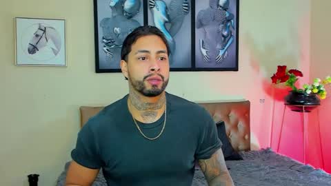 Snapshot of bastian_jones1 chatting on 02.12.25 bastian_jones1 online show from 02.12.25