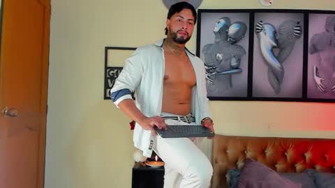 Snapshot of bastian_jones1 chatting on 02.27.25 bastian_jones1 online show from 02.27.25