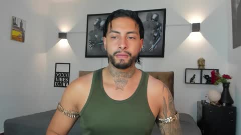 Snapshot of bastian_jones1 chatting on 09.14.25 bastian_jones1 online show from 09.14.25