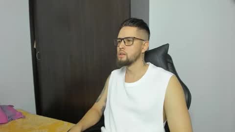 Snapshot of bastianwatson10 chatting on 11.03.25 bastianwatson10 online show from 11.03.25