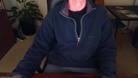 Snapshot of batebro13 chatting on 12.11.24 BateBro13 online show from 12.11.24