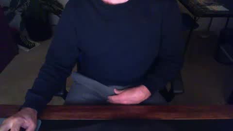 Snapshot of batebro13 chatting on 12.13.24 BateBro13 online show from 12.13.24