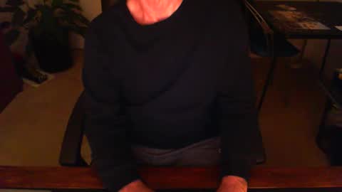 Snapshot of batebro13 chatting on 12.15.24 BateBro13 online show from 12.15.24