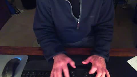 Snapshot of batebro13 chatting on 01.08.25 BateBro13 online show from 01.08.25