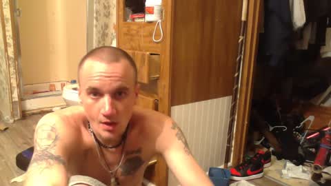 Snapshot of battlewolfxx chatting on 12.14.24 battlewolfxx online show from 12.14.24