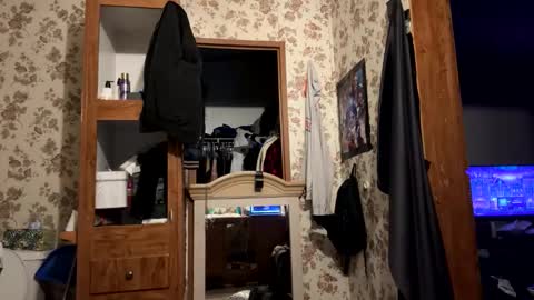 Snapshot of battlewolfxx chatting on 12.29.24 battlewolfxx online show from 12.29.24