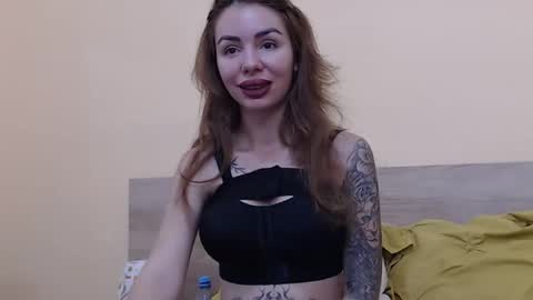 Snapshot of bbymelissa chatting on 10.16.25 Melissa online show from 10.16.25