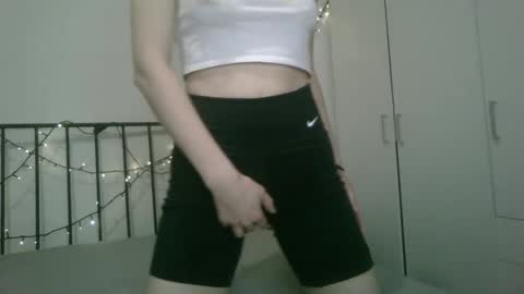 Snapshot of bea_trix77 chatting on 01.12.25 Yours sweet Bea 3 online show from 01.12.25