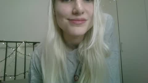 Snapshot of bea_trix77 chatting on 01.13.25 Yours sweet Bea 3 online show from 01.13.25