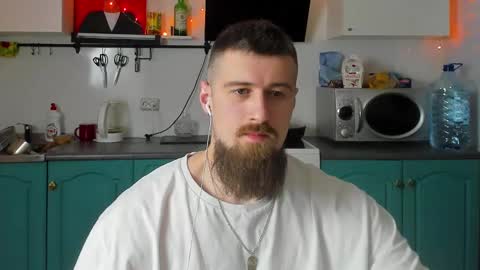 Snapshot of bearded_legend chatting on 12.11.24 Zeus online show from 12.11.24