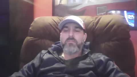 Snapshot of beardedambition chatting on 12.11.24 beardedambition online show from 12.11.24